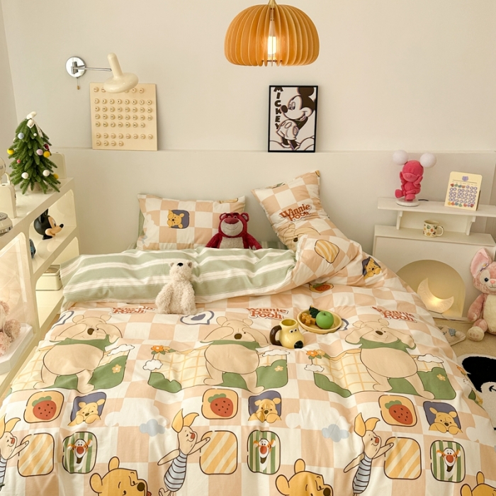 91家纺网 家纺一手货源 找家纺 昔可家纺 2023新款迪士尼系列全棉四件套 黄棋盘维尼