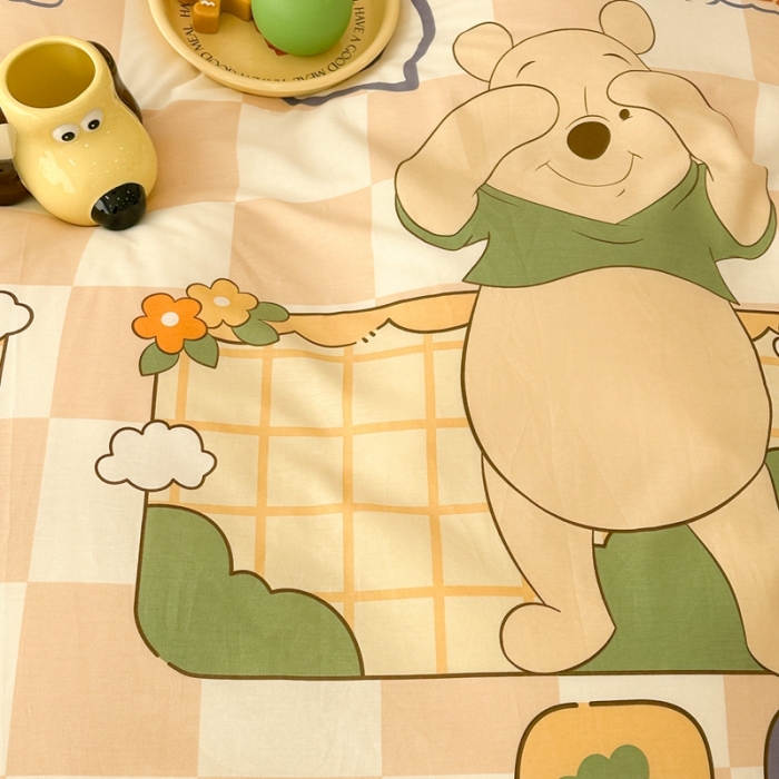 91家纺网 家纺一手货源 找家纺 昔可家纺 2023新款迪士尼系列全棉四件套 黄棋盘维尼