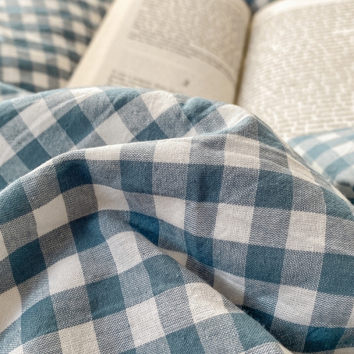 91家纺网 家纺一手货源 找家纺 蓝邻 2024新款全棉无印风全棉色织水洗棉单品被套 海兰小格