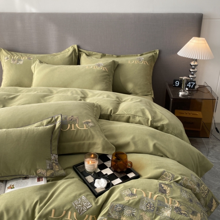 91家纺网 家纺一手货源 找家纺 棉生活家纺 2023新款水洗牛奶蛋白棉四件套 橄榄绿
