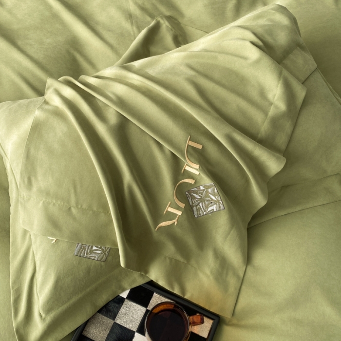 91家纺网 家纺一手货源 找家纺 棉生活家纺 2023新款水洗牛奶蛋白棉四件套 橄榄绿