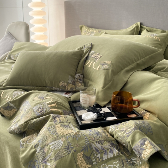 91家纺网 家纺一手货源 找家纺 棉生活家纺 2023新款水洗牛奶蛋白棉四件套 橄榄绿