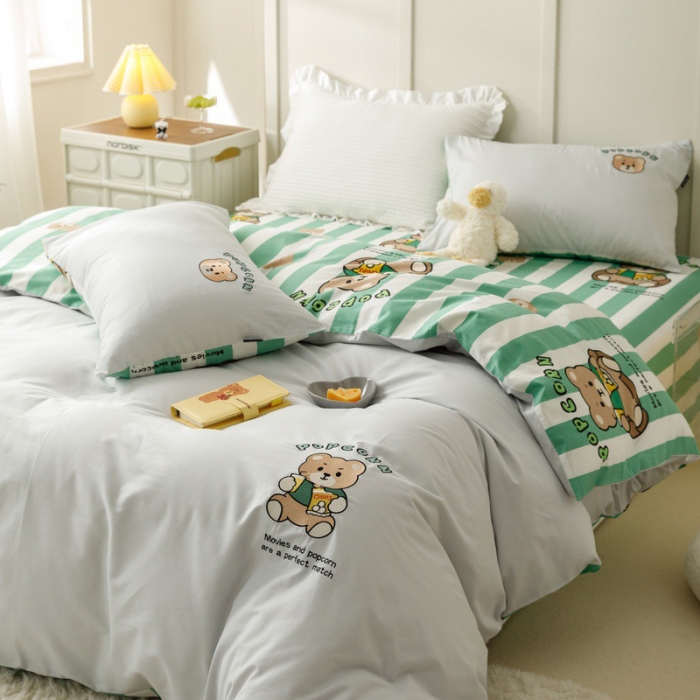 91家纺网 家纺一手货源 找家纺 卡姿 2023新款全棉呆萌小刺绣四件套第二波 可乐熊