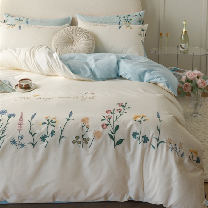 91家纺网 家纺一手货源 找家纺 卡姿家纺 2023新款优雅风刺绣四件套—花季 花季白