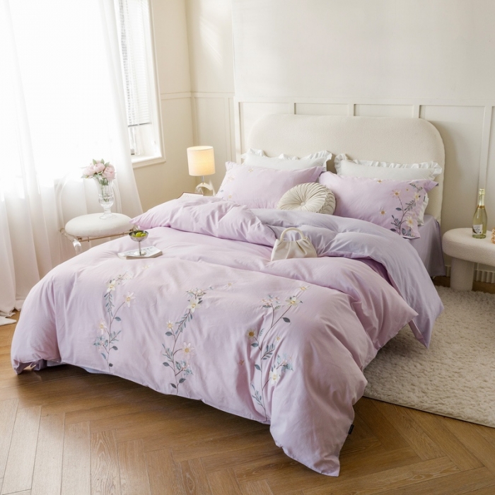 91家纺网 家纺一手货源 找家纺 卡姿家纺 2023新款优雅风刺绣四件套—欧若拉 欧若拉-紫