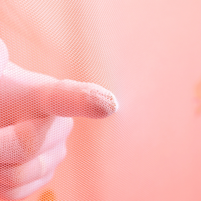 91家纺网 家纺一手货源 找家纺 千逸虹 2024新款坐床全底纱 遮光蚊帐 粉色心情