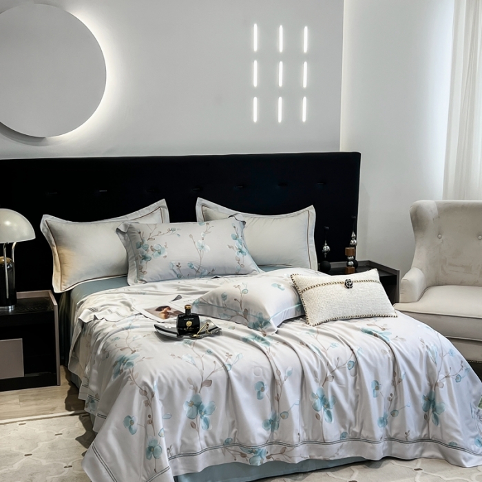 91家纺网 家纺一手货源 找家纺 娇逸家居 2024新款40天丝莫代尔镂空款夏凉被 洛佳蓝