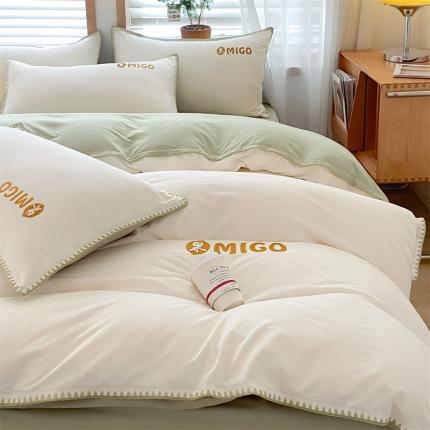 （总）蓝米卡夫 2024新-A类云朵棉蜜果刺绣系列四件套