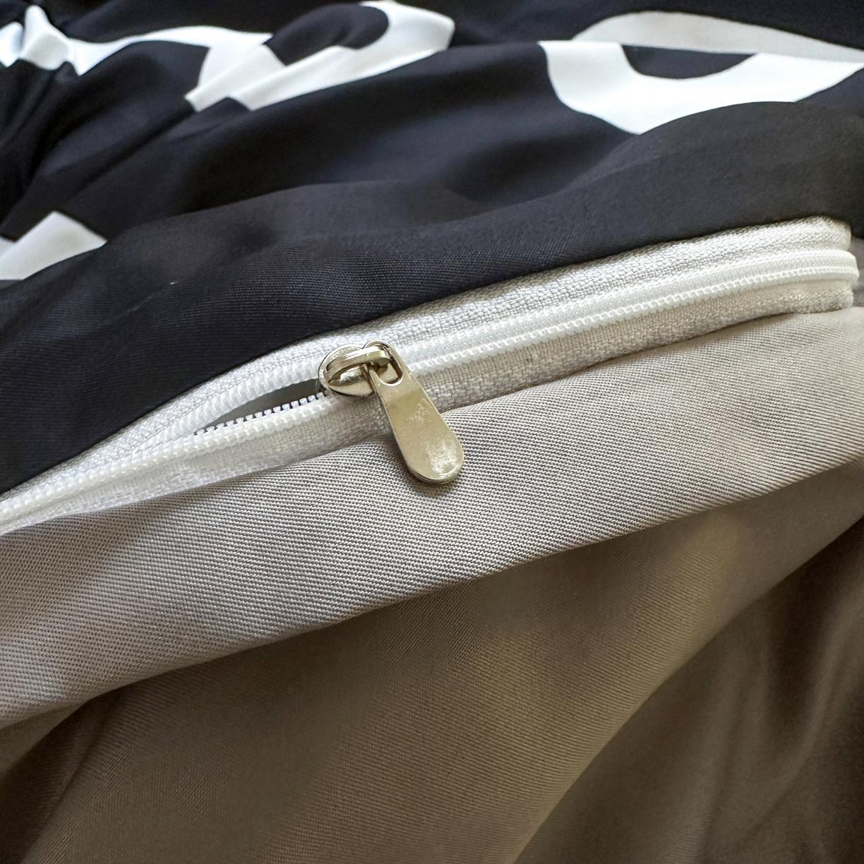 91家纺网 家纺一手货源 找家纺 摩卡 2024春夏新品进口水洗真丝现代简约系列四件套 至爱-黑