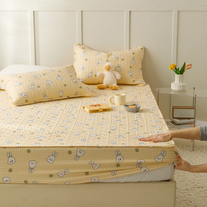 91家纺网 家纺一手货源 找家纺 忘忧草 2023新款全棉夹棉床笠纯棉印花小清新花卉系列 可爱兔兔