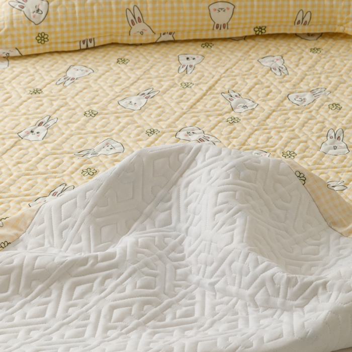 91家纺网 家纺一手货源 找家纺 忘忧草 2023新款全棉夹棉床笠纯棉印花小清新花卉系列 可爱兔兔