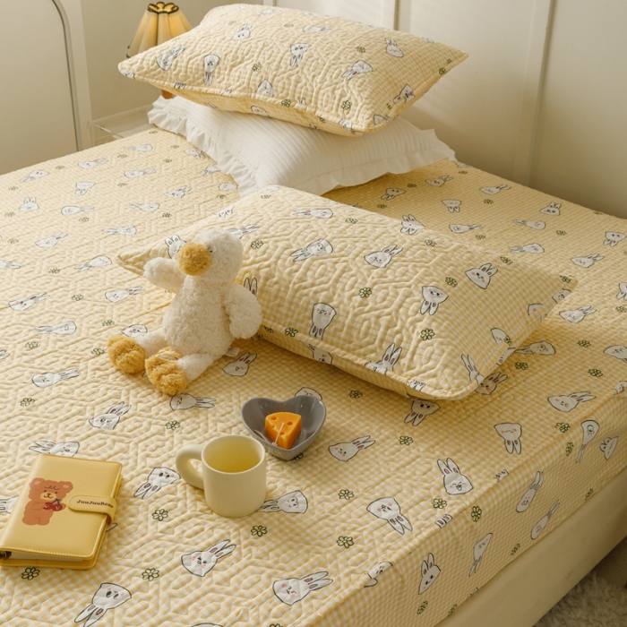 91家纺网 家纺一手货源 找家纺 忘忧草 2023新款全棉夹棉床笠纯棉印花小清新花卉系列 可爱兔兔