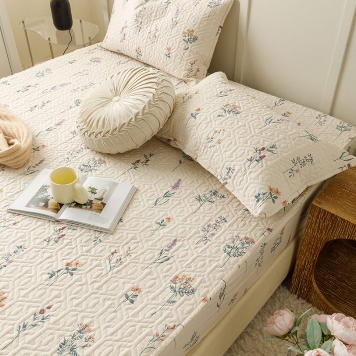 91家纺网 家纺一手货源 找家纺 忘忧草 2023新款全棉夹棉床笠纯棉印花小清新花卉系列 四季予你