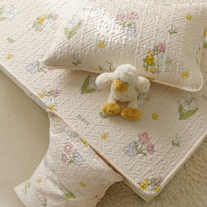 91家纺网 家纺一手货源 找家纺 忘忧草 2023新款全棉夹棉床笠纯棉印花小清新花卉系列 园林兔-玉