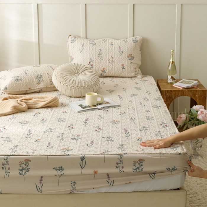 91家纺网 家纺一手货源 找家纺 忘忧草 2023新款全棉夹棉床笠纯棉印花小清新花卉系列 四季予你