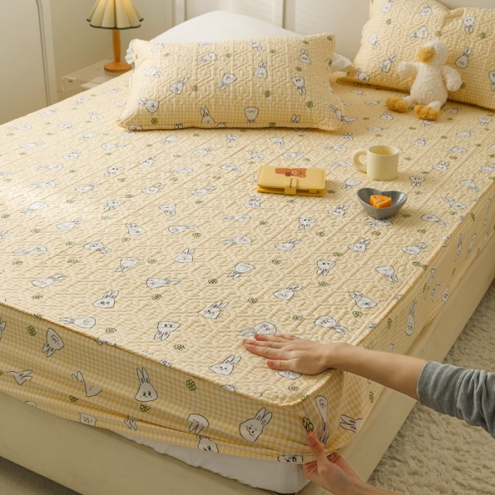 91家纺网 家纺一手货源 找家纺 忘忧草 2023新款全棉夹棉床笠纯棉印花小清新花卉系列 可爱兔兔