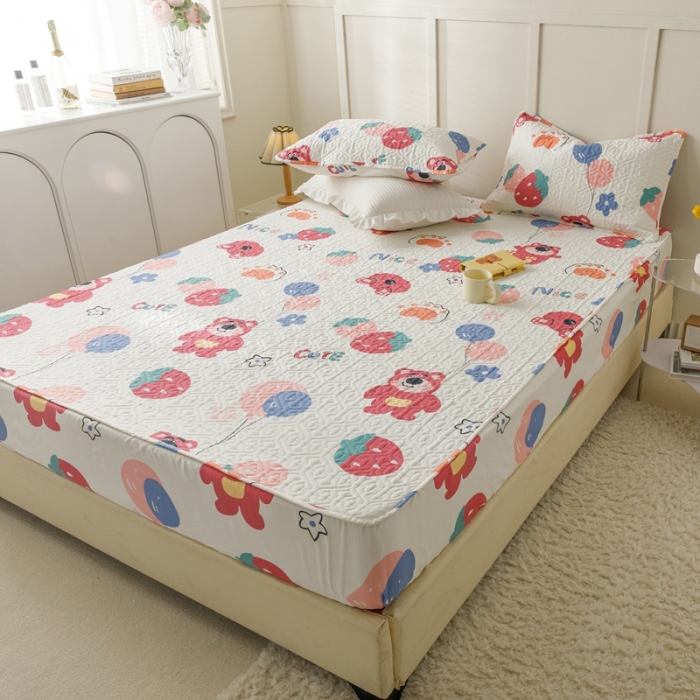 91家纺网 家纺一手货源 找家纺 忘忧草 2023新款全棉夹棉床笠纯棉印花小清新花卉系列 草莓熊