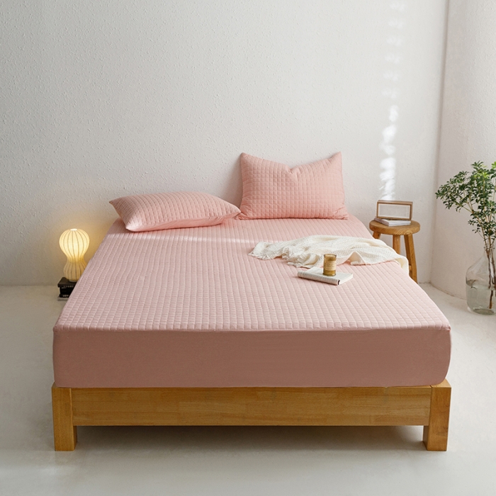 91家纺网 家纺一手货源 找家纺 忘忧草 2023新款全棉色织水洗棉夹棉床笠纯棉无印风格纯色 格韵-粉玉