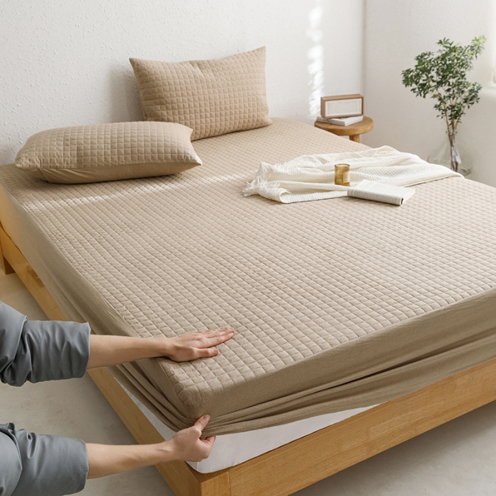 91家纺网 家纺一手货源 找家纺 忘忧草 2023新款全棉色织水洗棉夹棉床笠纯棉无印风格纯色 格韵-卡其