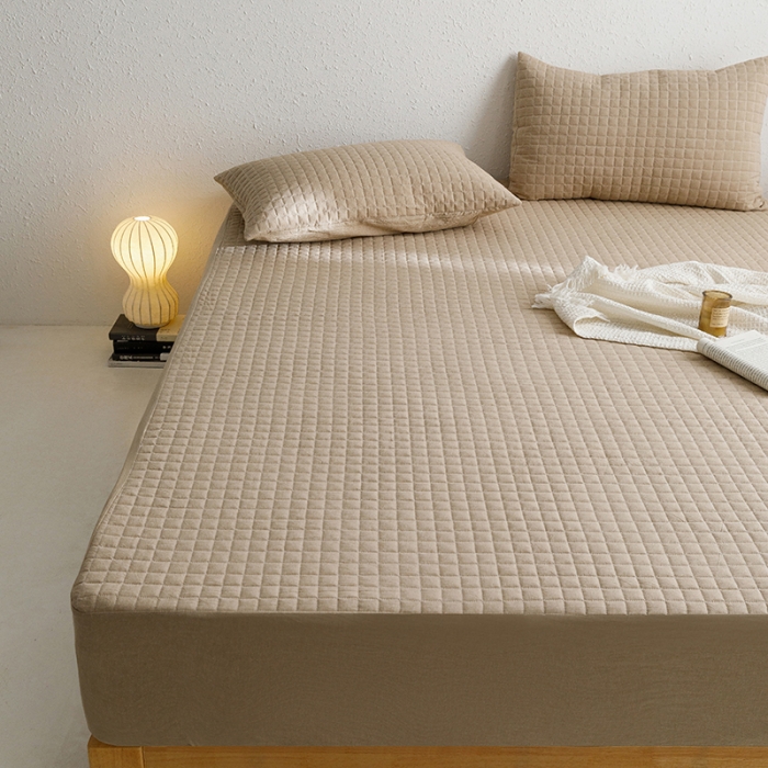 91家纺网 家纺一手货源 找家纺 忘忧草 2023新款全棉色织水洗棉夹棉床笠纯棉无印风格纯色 格韵-卡其