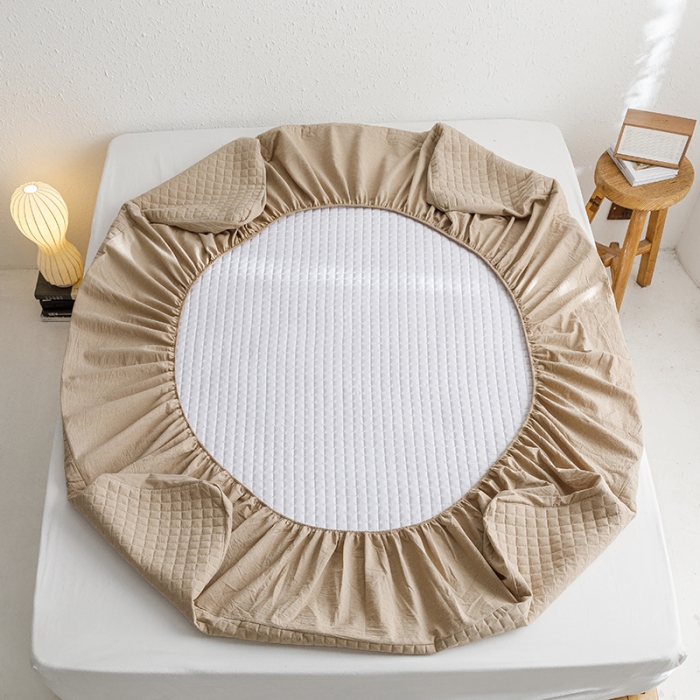 91家纺网 家纺一手货源 找家纺 忘忧草 2023新款全棉色织水洗棉夹棉床笠纯棉无印风格纯色 格韵-卡其