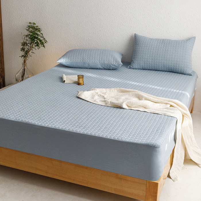 91家纺网 家纺一手货源 找家纺 忘忧草 2023新款全棉色织水洗棉夹棉床笠纯棉无印风格纯色 格韵-浅蓝