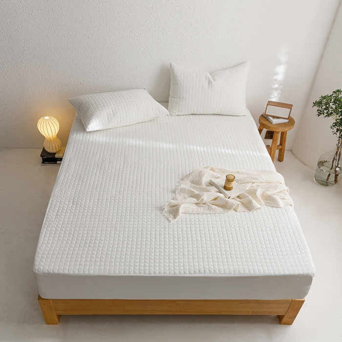 91家纺网 家纺一手货源 找家纺 忘忧草 2023新款全棉色织水洗棉夹棉床笠纯棉无印风格纯色 格韵-雅白