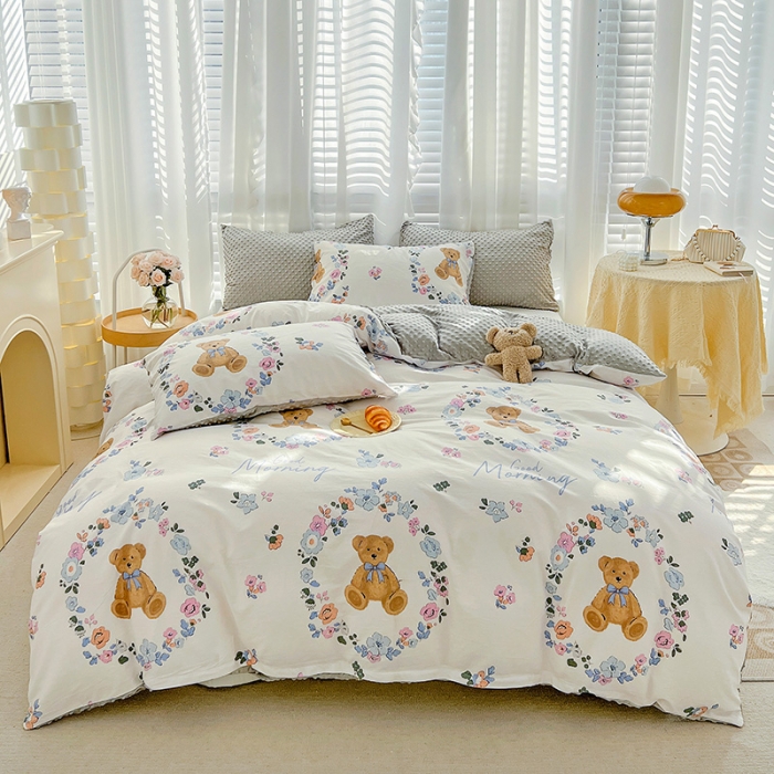 91家纺网 家纺一手货源 找家纺 梦家居 2023新款全棉加安抚豆豆绒被套两件套三件套 花环小熊