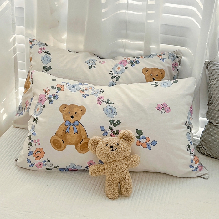 91家纺网 家纺一手货源 找家纺 梦家居 2023新款全棉加安抚豆豆绒被套两件套三件套 花环小熊