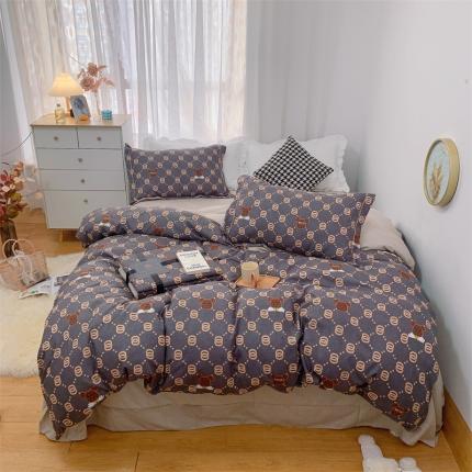 91家纺网 家纺一手货源 找家纺 （总）庭笙 新款匹马棉丝带款臻品磨毛印花四件套