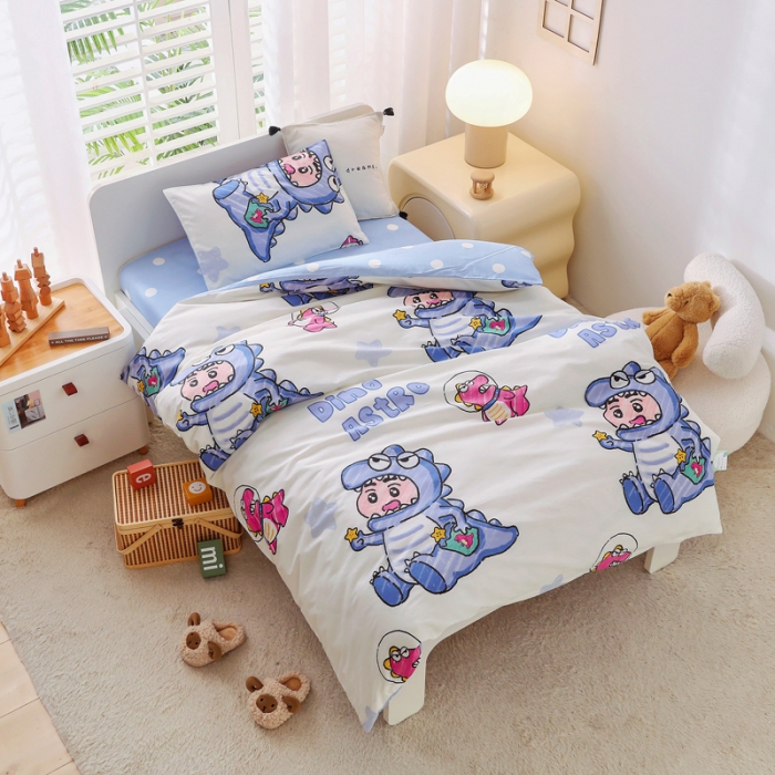 91家纺网 家纺一手货源 找家纺 鱼宝 2022新款全棉幼儿园婴童套件多件套恐龙小新新