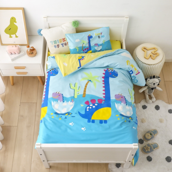 91家纺网 家纺一手货源 找家纺 鱼宝 2022新款全棉幼儿园婴童套件多件套恐龙一家新