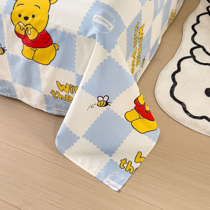 91家纺网 家纺一手货源 找家纺 金丝鸟 2023新款全棉纯棉印花系列单品床单 蓝格维尼熊