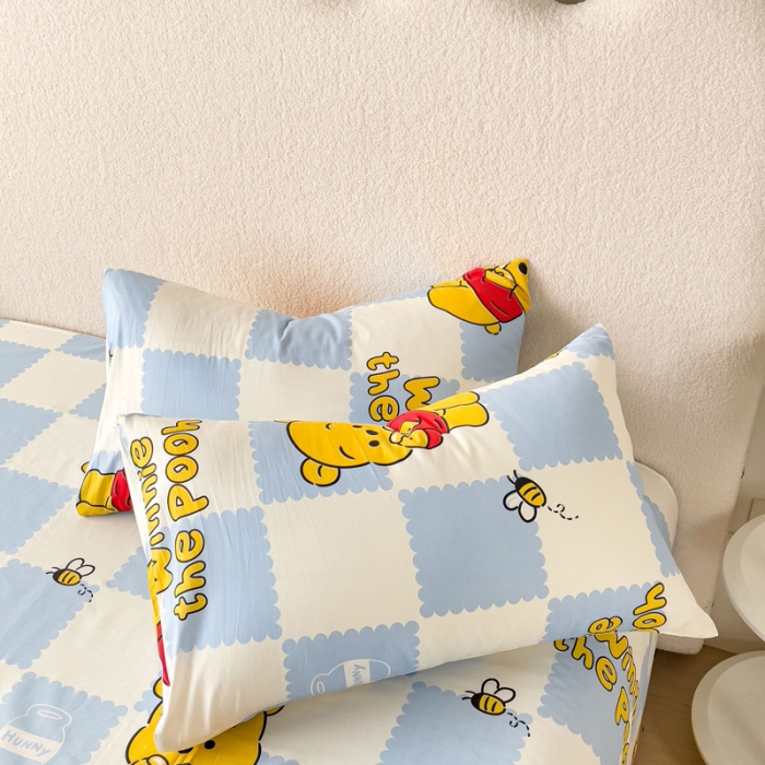 91家纺网 家纺一手货源 找家纺 金丝鸟 2023新款全棉纯棉印花系列单品床单 蓝格维尼熊