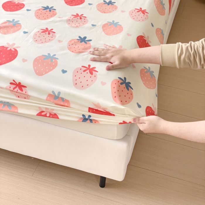 91家纺网 家纺一手货源 找家纺 金丝鸟 2023新款全棉纯棉印花系列单品床笠 草莓园