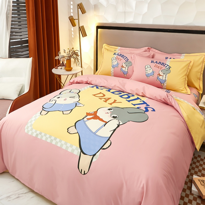 91家纺网 家纺一手货源 找家纺 雲归梦2023新款13372全棉活性大版印花简约居家四件套 波比兔粉