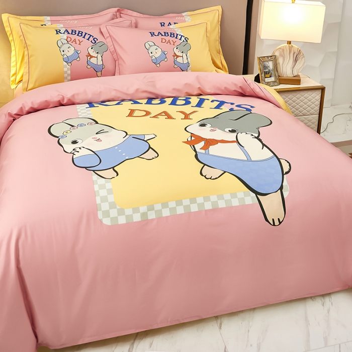 91家纺网 家纺一手货源 找家纺 雲归梦2023新款13372全棉活性大版印花简约居家四件套 波比兔粉