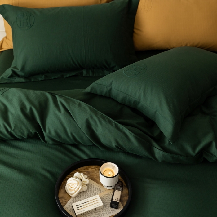 91家纺网 家纺一手货源 找家纺 艾莱 2023新款A类长绒棉水洗80提花埋线工艺款四件套 艾华仕-墨绿