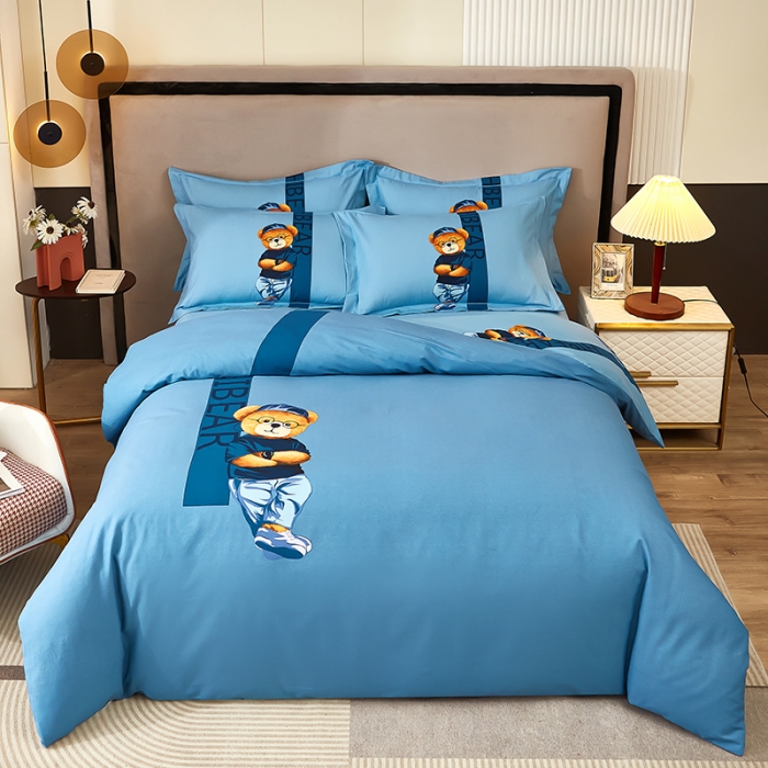 91家纺网 家纺一手货源 找家纺 雲归梦2022年新款加厚全棉大版四件套第二批-格条卡通 潮酷熊蓝