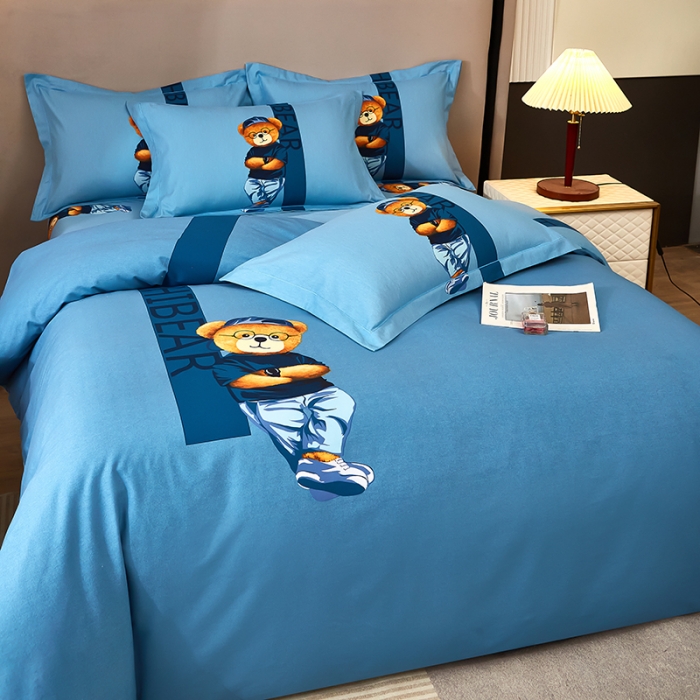 91家纺网 家纺一手货源 找家纺 雲归梦2022年新款加厚全棉大版四件套第二批-格条卡通 潮酷熊蓝