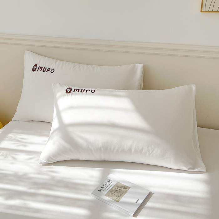 91家纺网 家纺一手货源 找家纺 曼谷 新款纯色简约刺绣四件套柔软磨毛床上用品水洗棉套件 梦-纯白