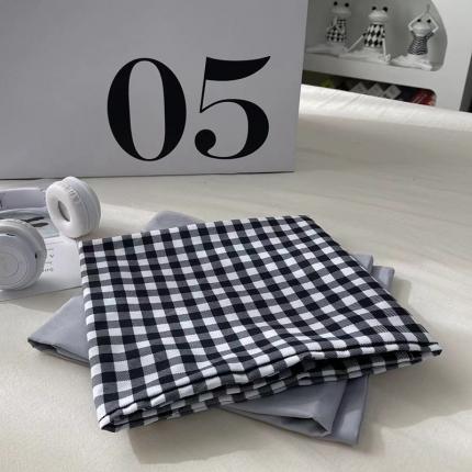 91家纺网 家纺一手货源 找家纺 曼谷 新款百搭双拼水洗棉枕套单只装一对装枕套 威尼斯-黑小格