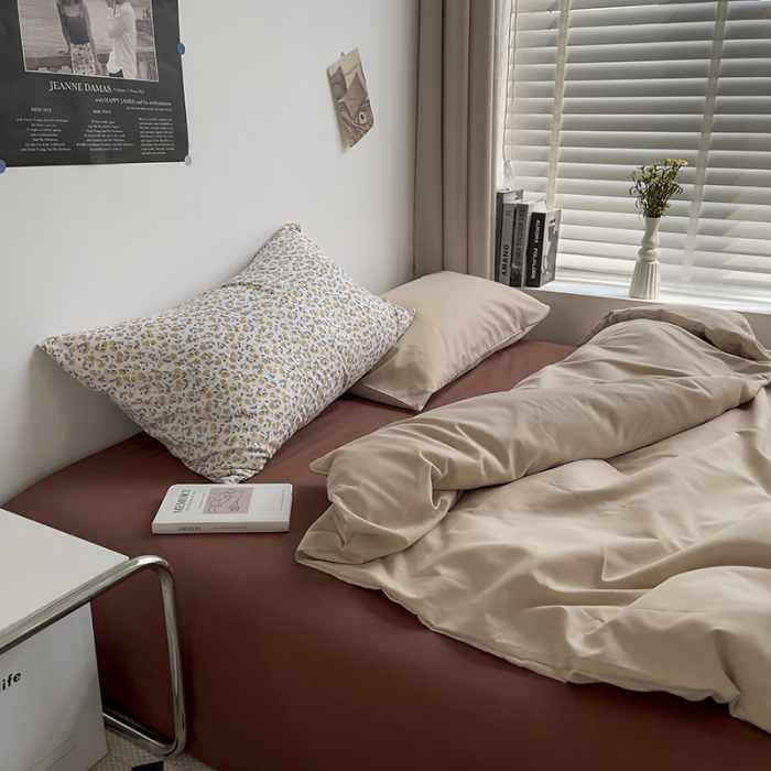 91家纺网 家纺一手货源 找家纺 曼谷 新款亲肤棉纯色双拼北欧风碎花简约四件套 焦糖拿铁（小杏花）