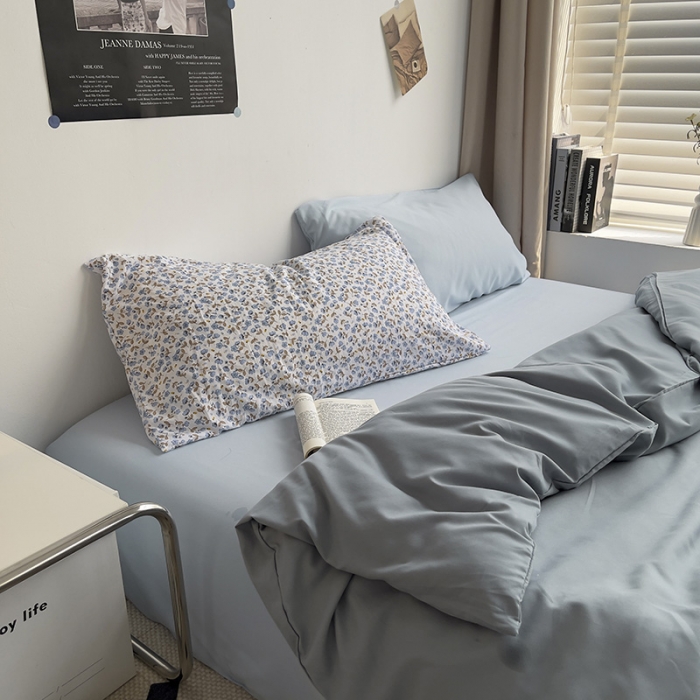 91家纺网 家纺一手货源 找家纺 曼谷 新款亲肤棉纯色双拼北欧风碎花简约四件套 雾霾蓝（小兰花）