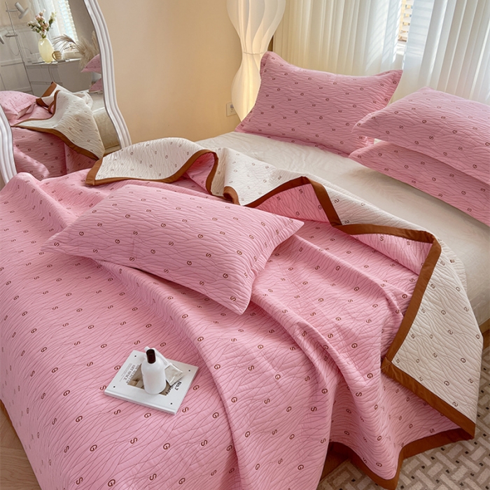 91家纺网 家纺一手货源 找家纺 （总）莎果 2024新款水洗棉纯棉大直边绗缝刺绣床盖