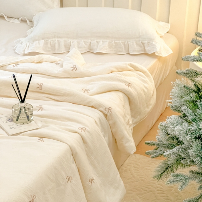 91家纺网 家纺一手货源 找家纺 木楌 2024新款双层皱皱纱刺绣款夏被 蝴蝶结