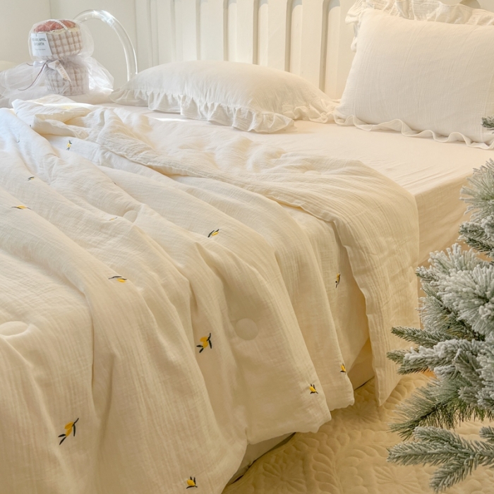 91家纺网 家纺一手货源 找家纺 木楌 2024新款双层皱皱纱刺绣款夏被 枇杷叶