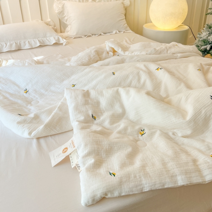 91家纺网 家纺一手货源 找家纺 木楌 2024新款双层皱皱纱刺绣款夏被 枇杷叶