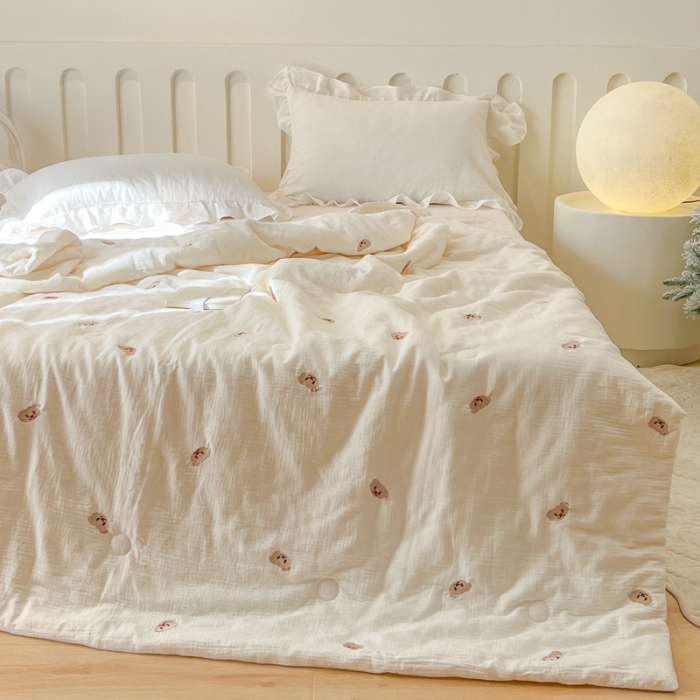 91家纺网 家纺一手货源 找家纺 木楌 2024新款双层皱皱纱刺绣款夏被 幸运熊