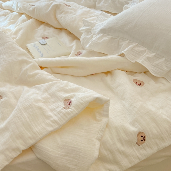 91家纺网 家纺一手货源 找家纺 木楌 2024新款双层皱皱纱刺绣款夏被 幸运熊